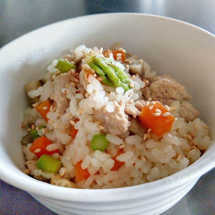 鶏ひき肉とごぼうの炊き込みご飯